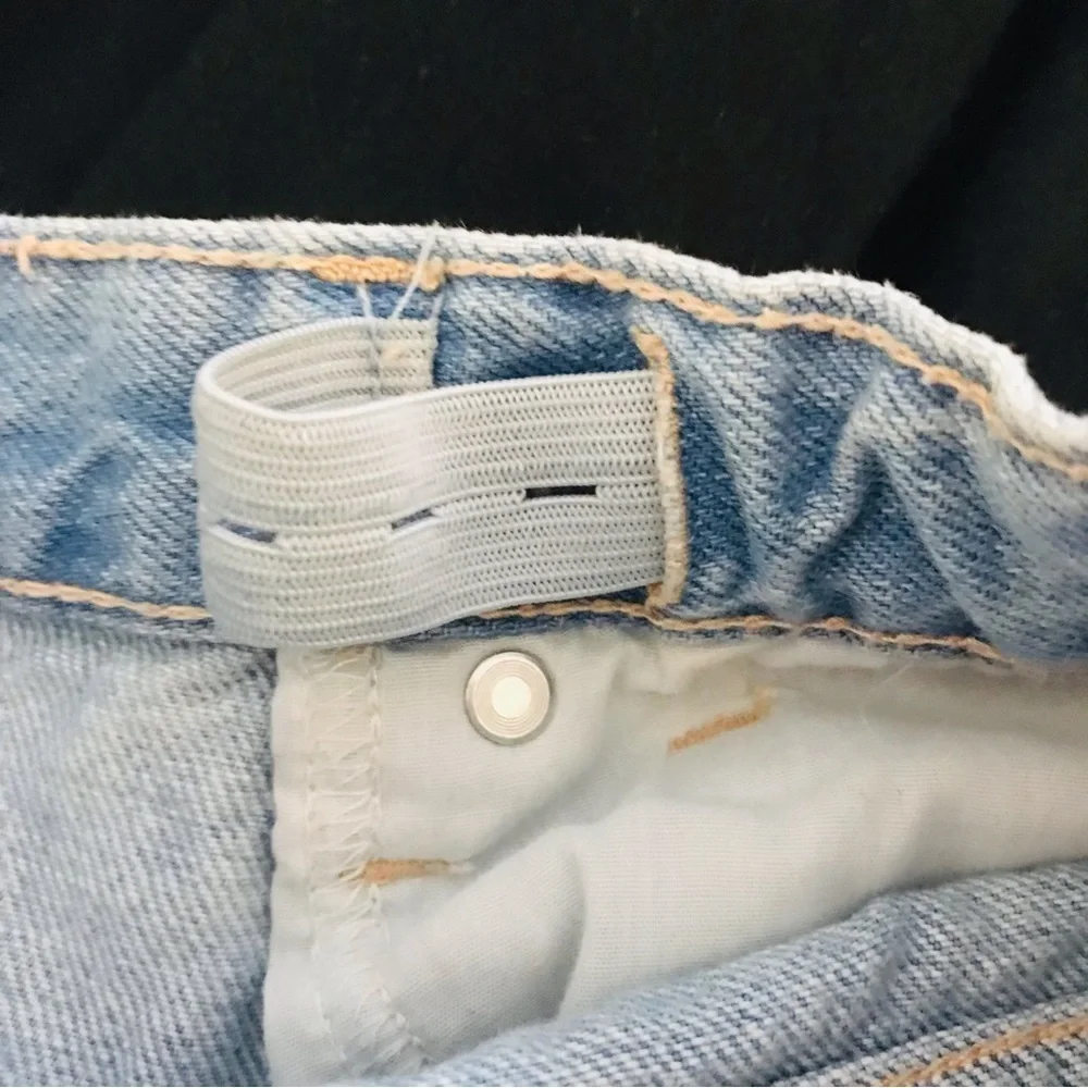 Old Navy High Rise Slouchy Straight Light Wash Distressed Jeans Girl’s size 12